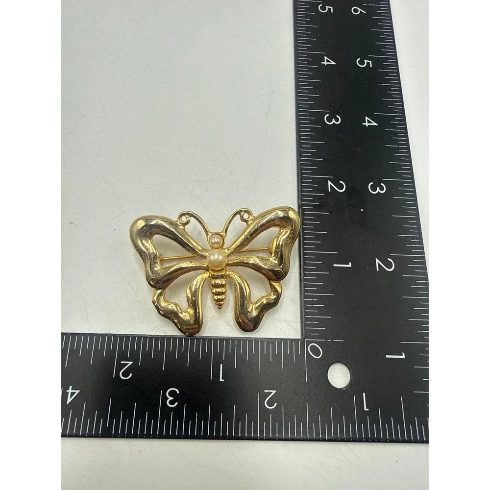 Vintage AJC Gold Tone Butterfly Brooch Faux Pearl Figural Pin Accessory‎